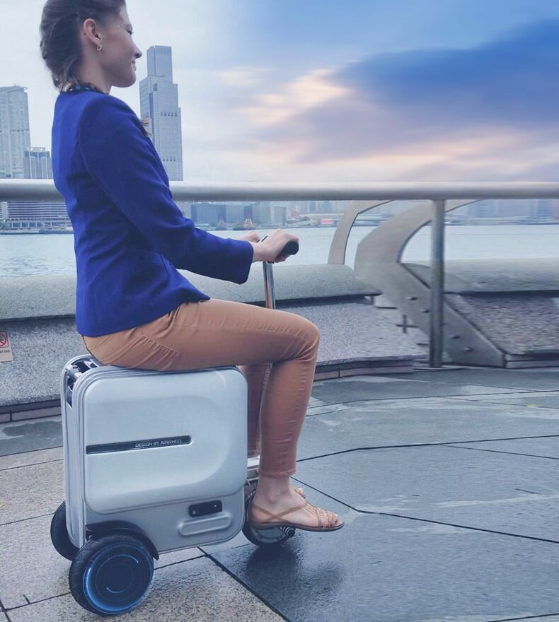 Airwheel SE3 Robot suitcase