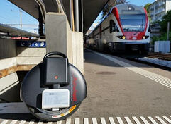 Inteligente auto-equilibrio monociclo es un producto revolucionario en el campo del transporte.